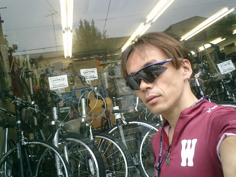 途中、西八王子の自転車店による。昔と違ってがっかり。