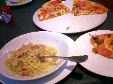 ３連休なのに人気の無いポートアイランドでイタリアンのランチ。ピザが巨大。